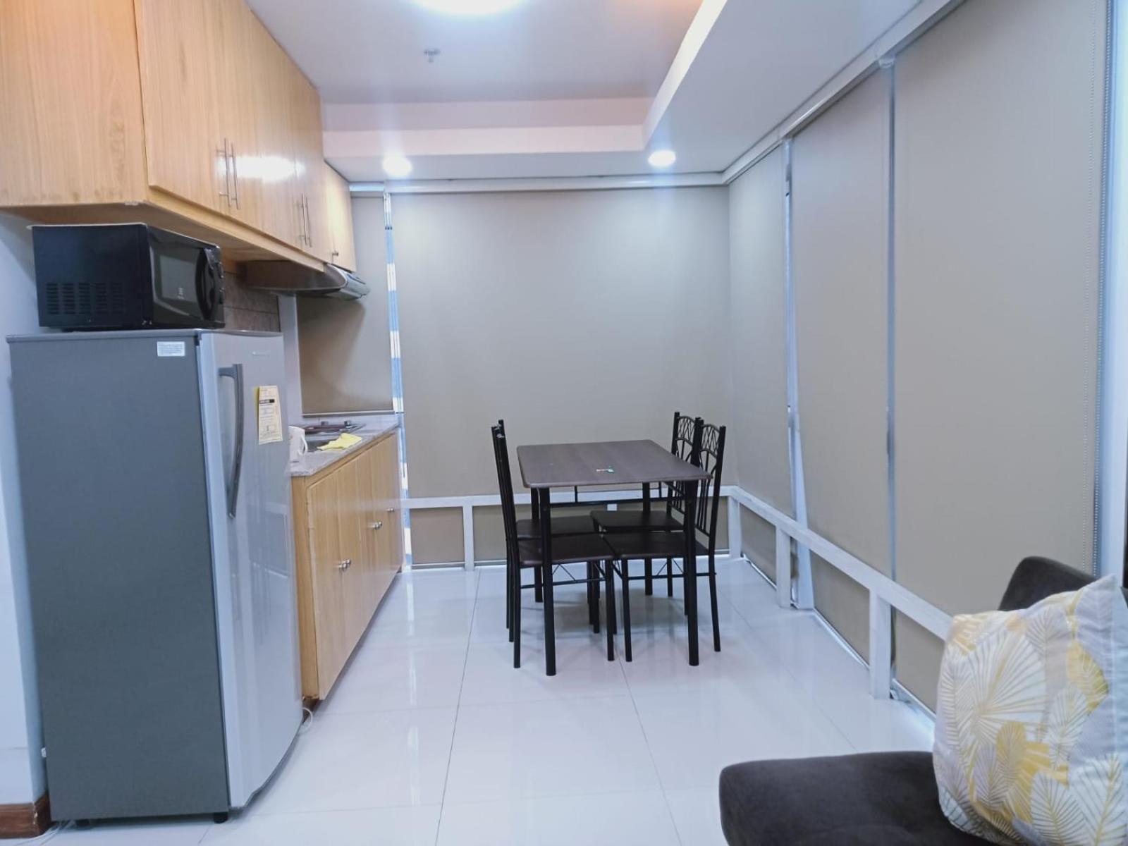 2 Bedrooms Units Forbes Area 5Th Avenue Bgc Center Μανίλα Εξωτερικό φωτογραφία