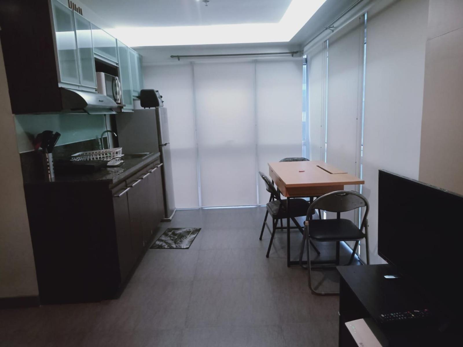 2 Bedrooms Units Forbes Area 5Th Avenue Bgc Center Μανίλα Εξωτερικό φωτογραφία