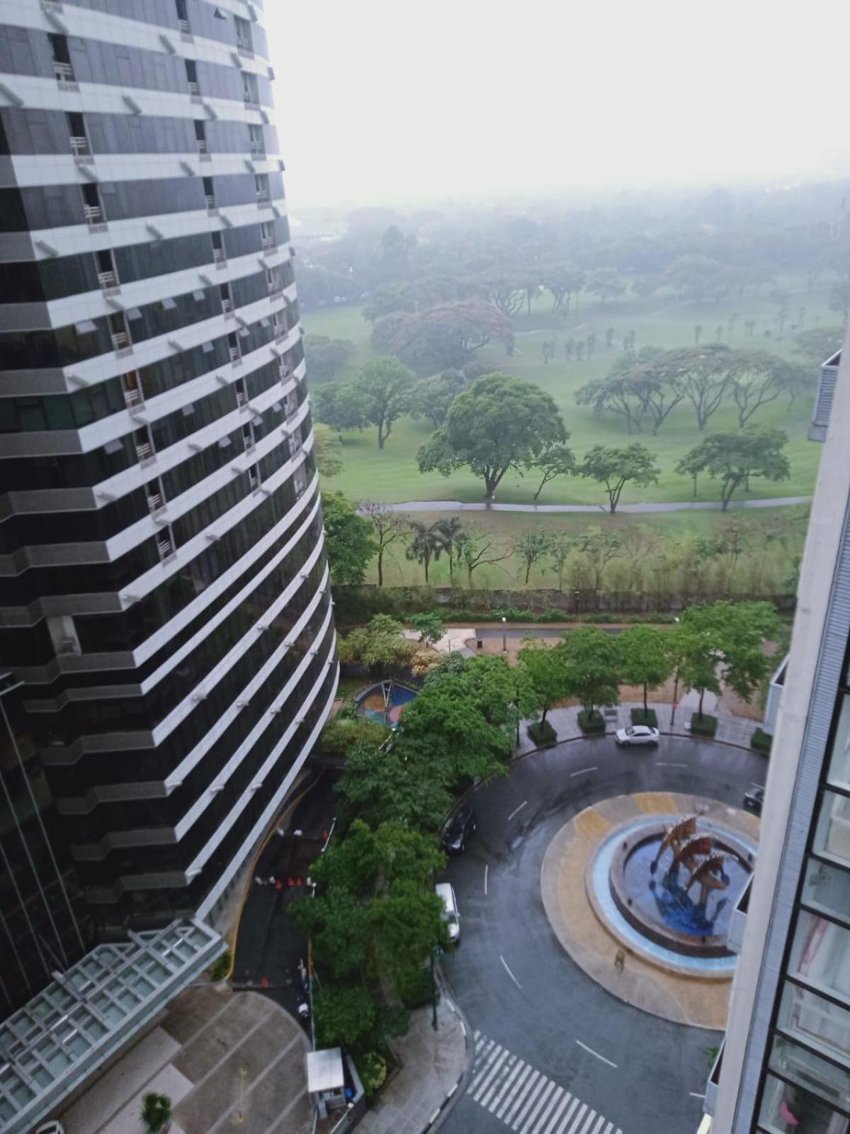 2 Bedrooms Units Forbes Area 5Th Avenue Bgc Center Μανίλα Εξωτερικό φωτογραφία