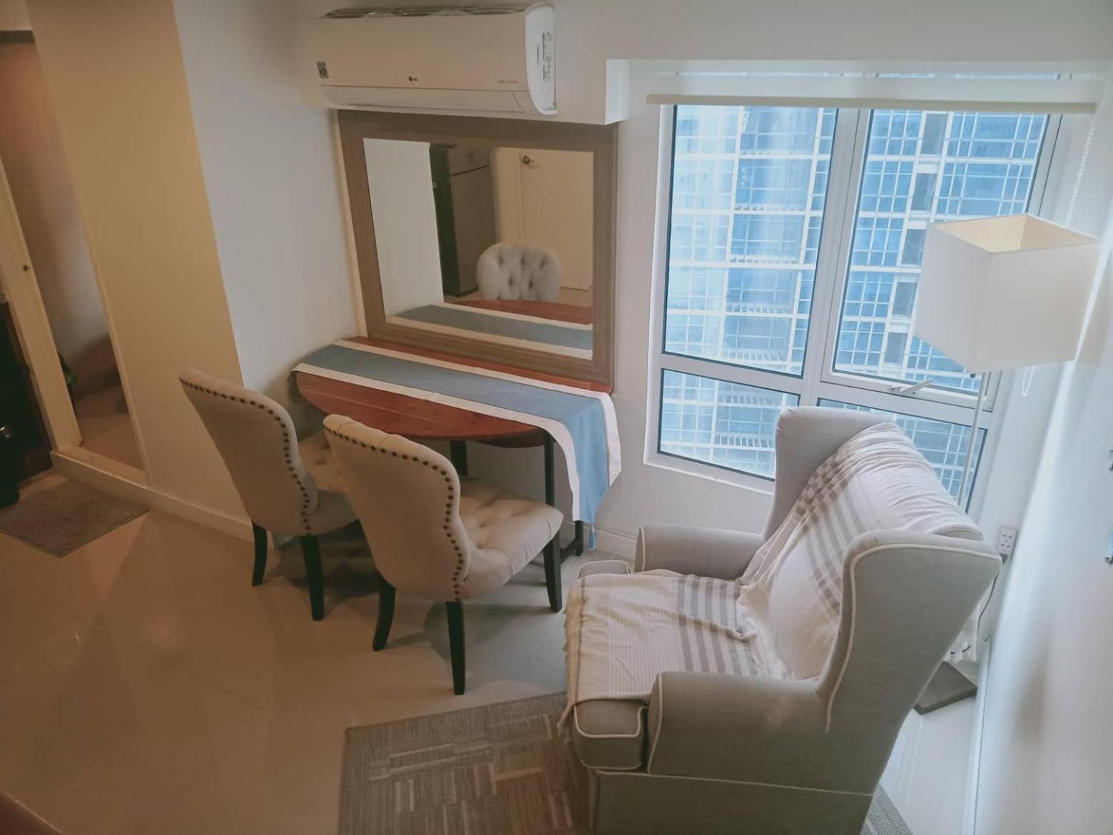 2 Bedrooms Units Forbes Area 5Th Avenue Bgc Center Μανίλα Εξωτερικό φωτογραφία