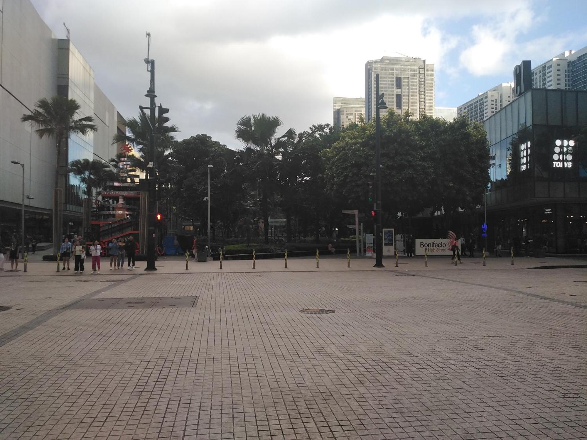 2 Bedrooms Units Forbes Area 5Th Avenue Bgc Center Μανίλα Εξωτερικό φωτογραφία